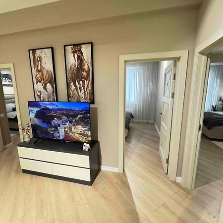 Rentnow Modern Business Apartment With 3 Bedrooms In Centre Chisinau Eksteriør bilde