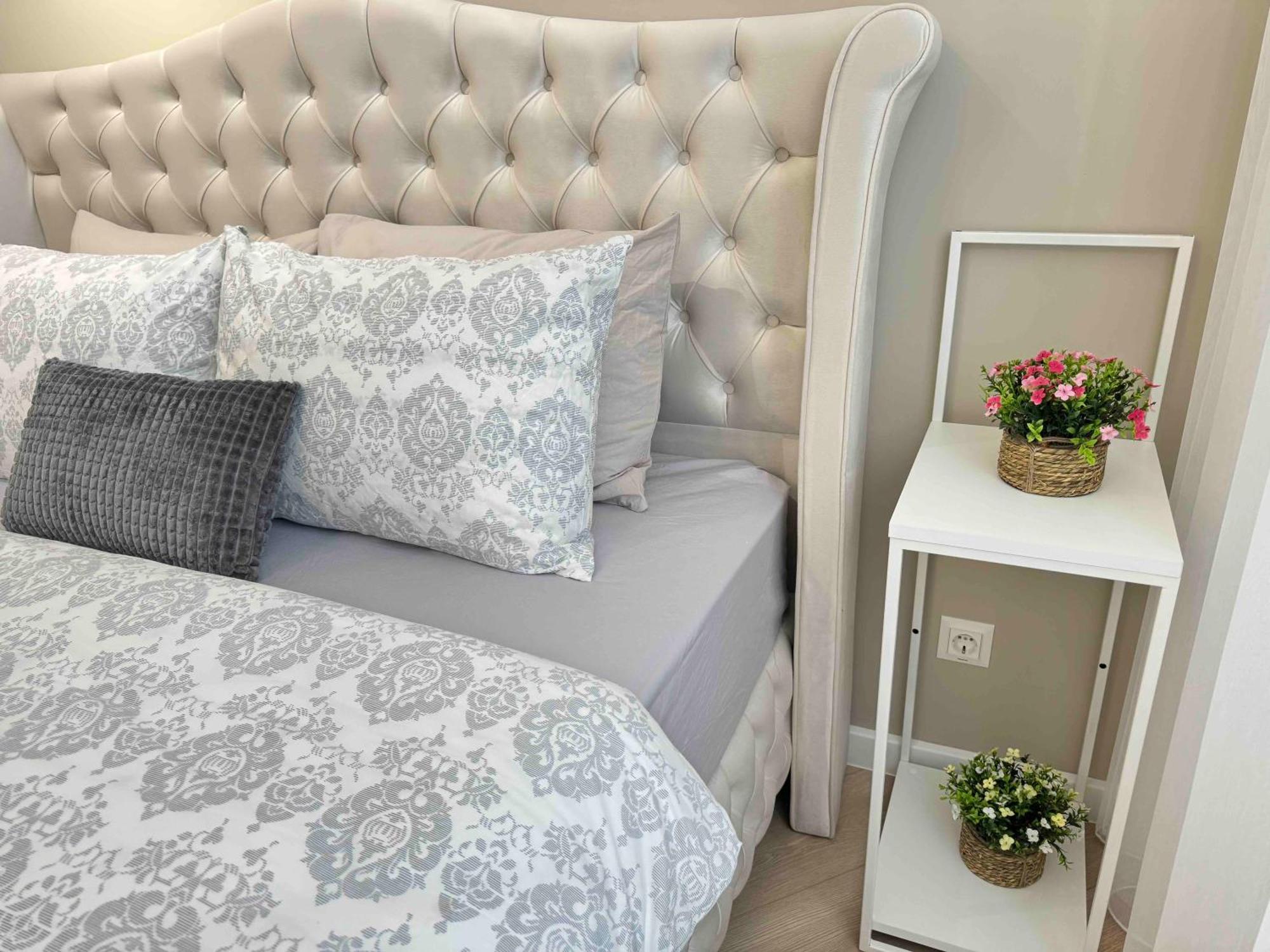 Rentnow Modern Business Apartment With 3 Bedrooms In Centre Chisinau Eksteriør bilde