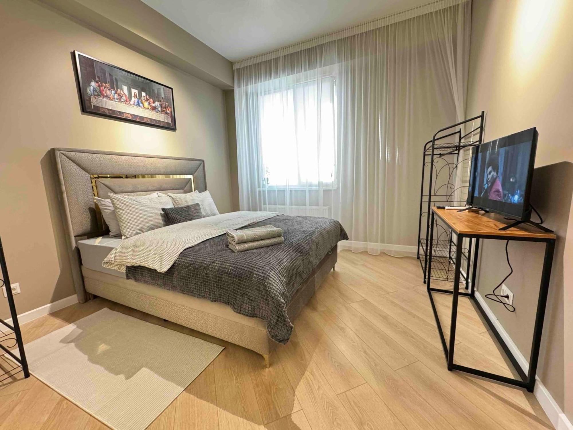 Rentnow Modern Business Apartment With 3 Bedrooms In Centre Chisinau Eksteriør bilde