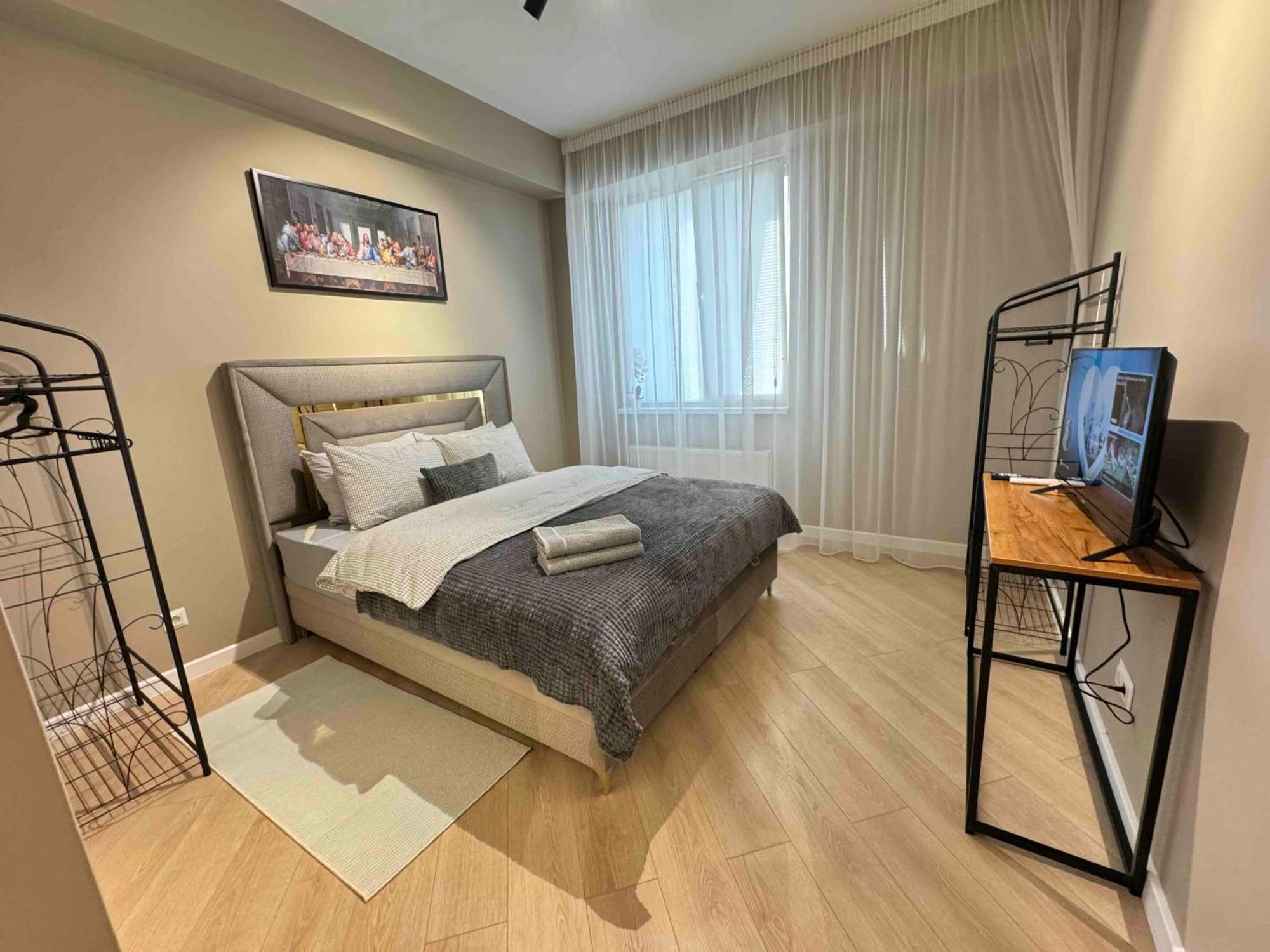 Rentnow Modern Business Apartment With 3 Bedrooms In Centre Chisinau Eksteriør bilde