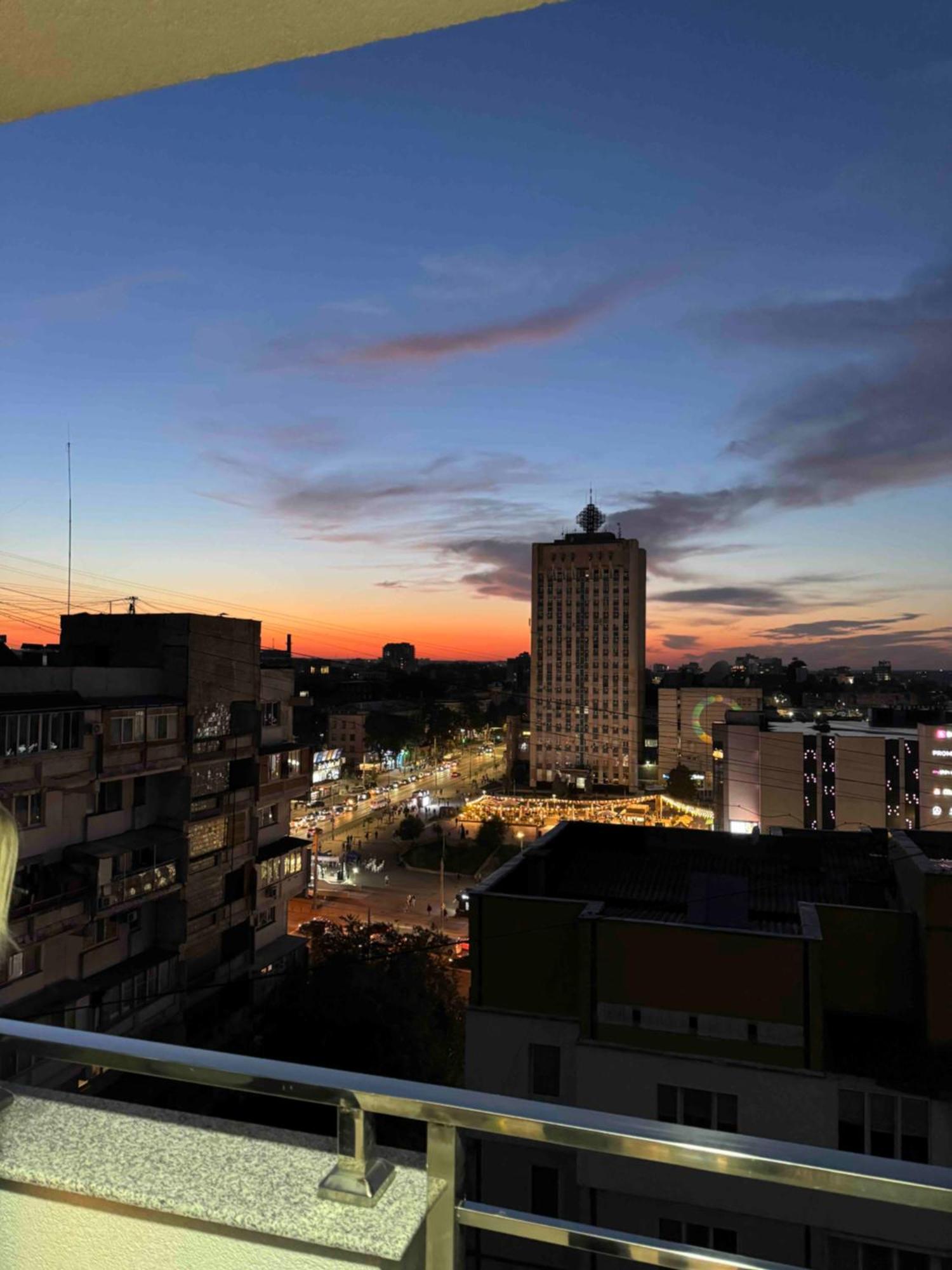Rentnow Modern Business Apartment With 3 Bedrooms In Centre Chisinau Eksteriør bilde
