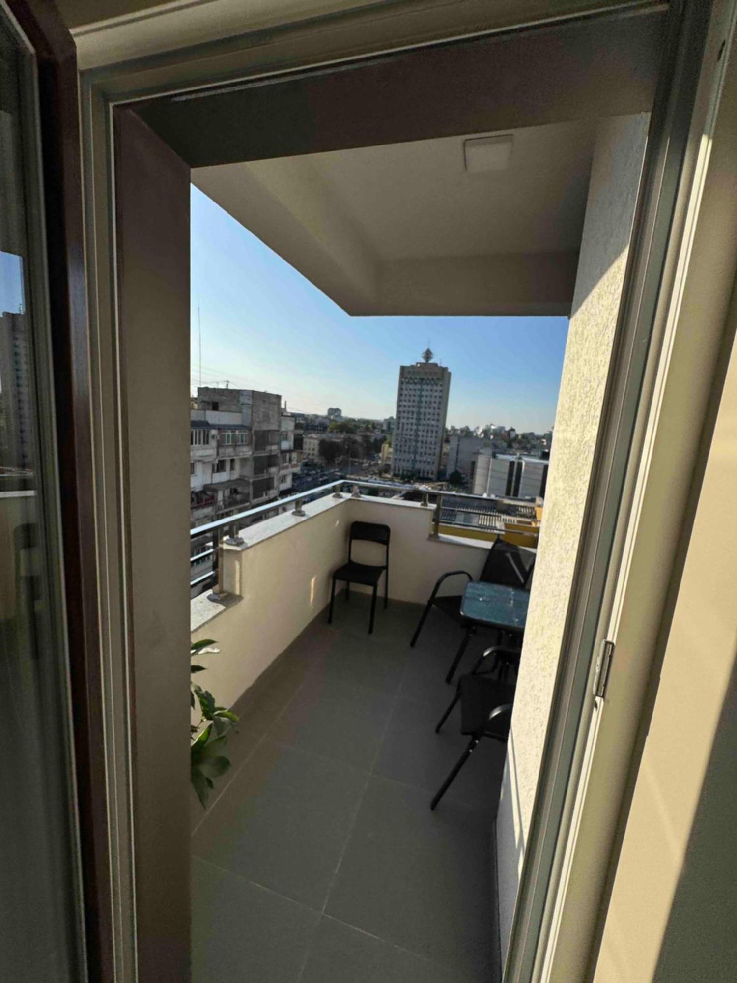 Rentnow Modern Business Apartment With 3 Bedrooms In Centre Chisinau Eksteriør bilde