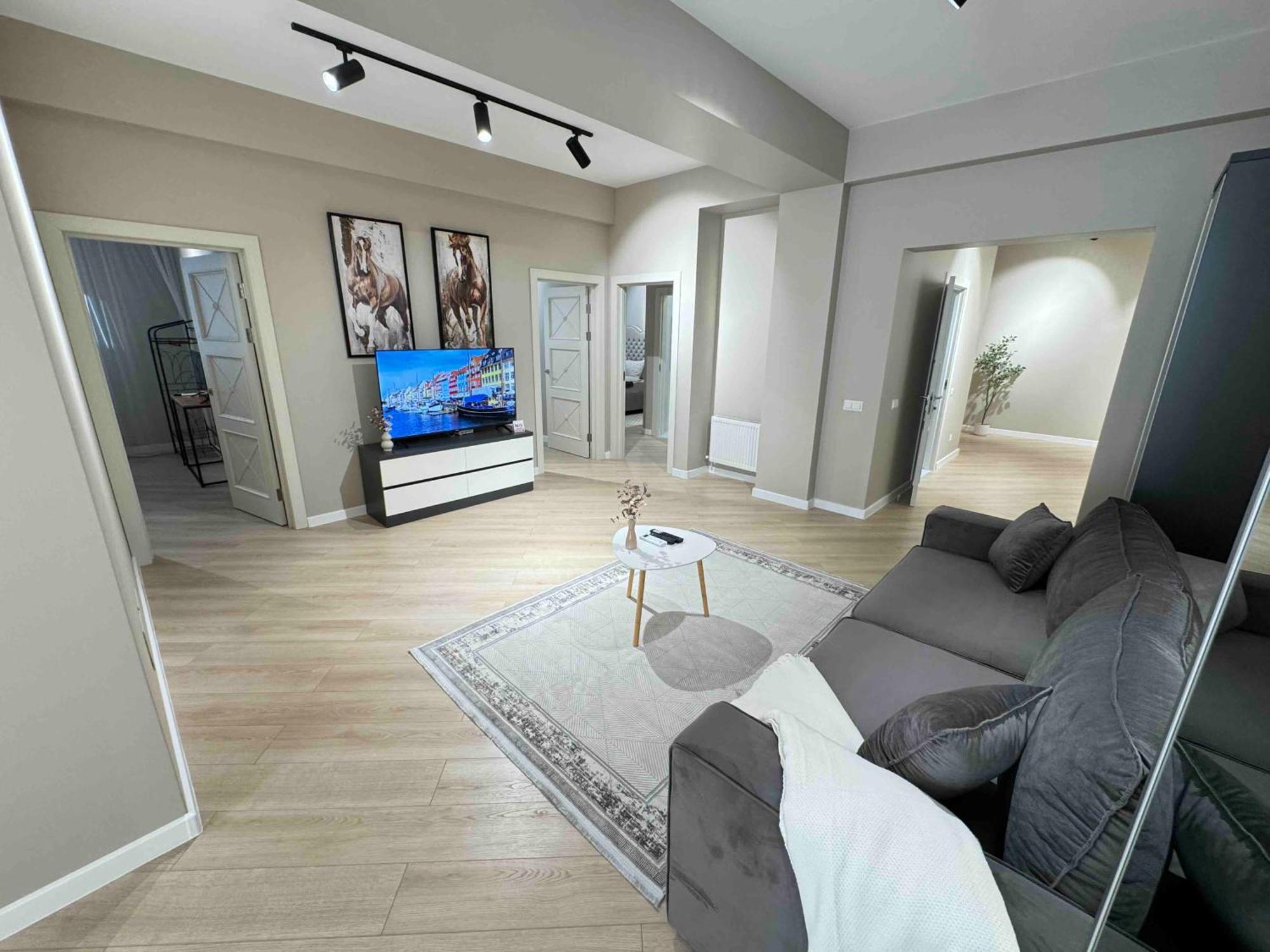 Rentnow Modern Business Apartment With 3 Bedrooms In Centre Chisinau Eksteriør bilde